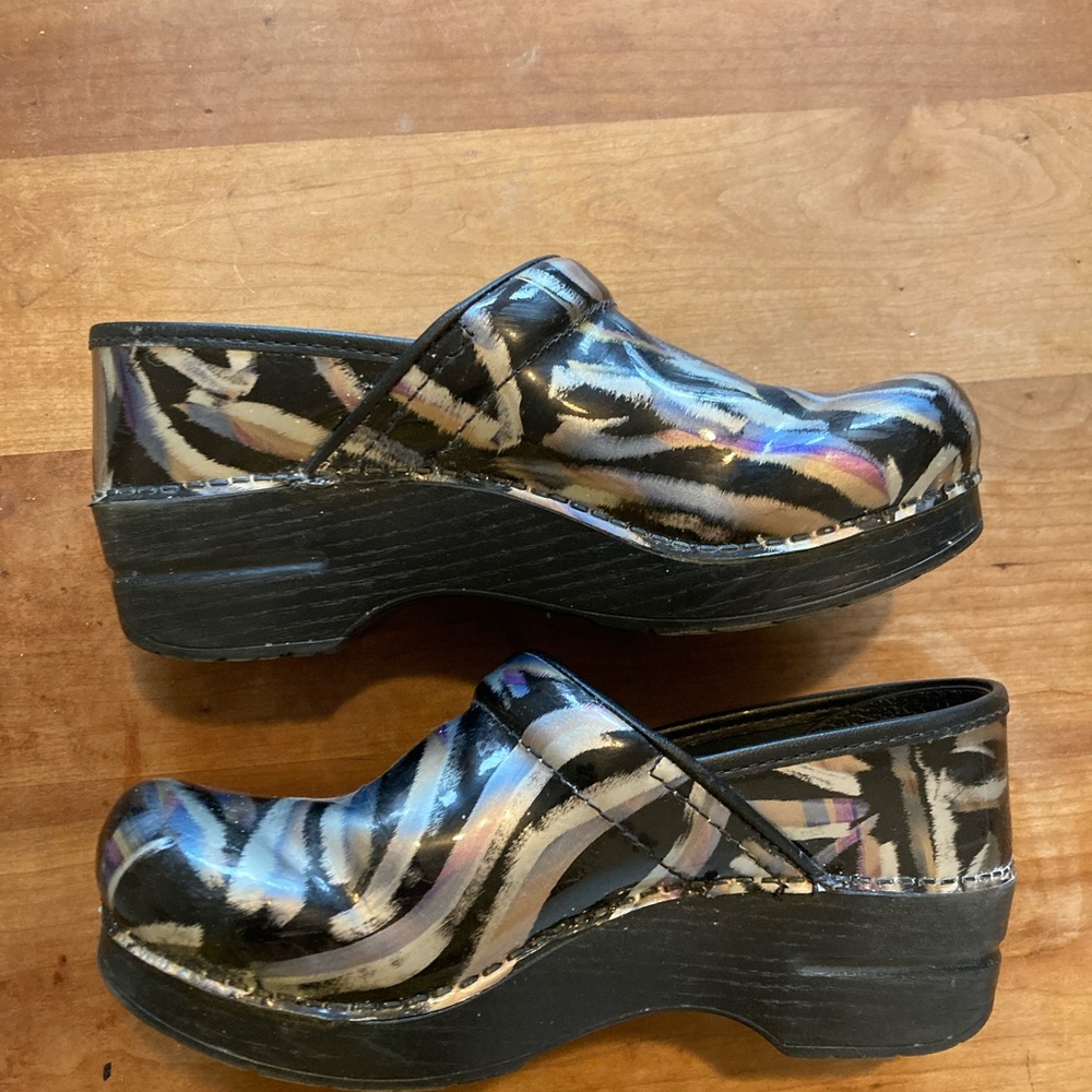 Dansko size 37